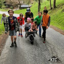 2022-05-02 KTC Kids Lauftreff Schubkarrenspecial - IMG_20220502_162821